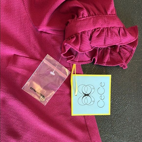 CeCe Red Sangria Burgundy Short Sleeve Button Down Shirt size Medium NWT - Picture 3 of 10